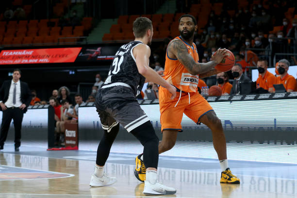 支现代足球 支现代足球